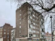 Hyde Park Square, Hyde Park, 2 Bedroom Apartment