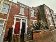 Hyde Park Street, Bensham, Gateshead NE8, 3 bed flat to...