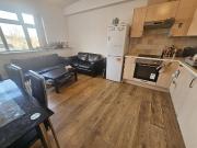 Hyde Terrace, Leeds LS2, 3 bed flat to rent, £1,625 pcm...