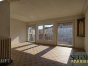 Hyper centre. Terrasse. Trois chambres