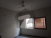 I 8/2 corner double story house 6 bed 6 bath 2 kitchen 2...