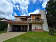 Ibiúna/SP Linda chácara no condomínio Colinas de Ibiúna!