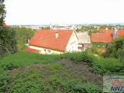 Ich bin ein Stadthaus mit wunderschönem Ausblick am Fuße...