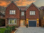 Ickenham, Heythrop Drive, Uxbridge, 5 Bedroom Detached