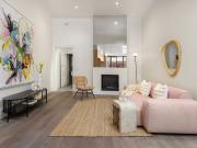 ICONIC ALBERT PARK APARTMENT