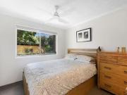 ID:21155860/1880 Gold Coast Highway, Burleigh Waters,...