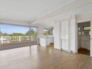 Ideal Beachside Location Minutes to the Beach