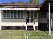 Ideal cottage with renovations !