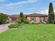IDEAL FAMILY HOME WITH VIEWS AND GRANNY FLAT!