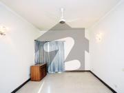 Ideal Location 1 Kanal Full House Is Available For Rent...