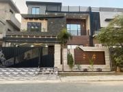 Ideal Prime Location House For Sale In Central Park...