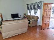 Ideal Townhouse, Prime Spot! Ntlo e Loketseng, Sebaka se...