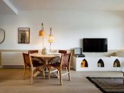 Idir 2 bedrooms, a pool and terrace in Poblenou