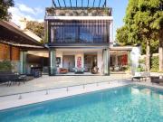 Idyllic 456sqm sanctuary with sweeping frontage and city... Idyllic 456sqm sanctuary with sweeping frontage and city...