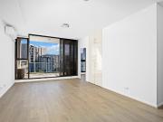 Idyllic Lifestyle in Resort Syle Emerald Park Complex