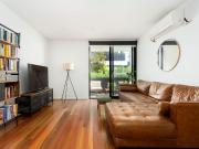 Idyllic Modern Living with Brunswick East at your feet