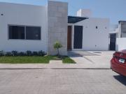SE VENDE CASA A 1KM DE HACIENDA CORTES