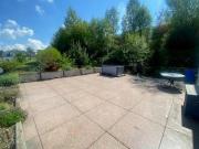 6 Garagen + 1 Zuhause