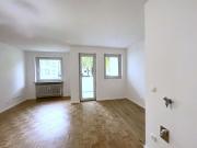 Ihr neues Zuhause in Moosach: Geräumige 4 Zimmer Wohnung...