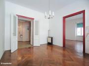 IHR NEUES ZUHAUSE Sanierungsbedürftiger Stilaltbau Nähe...