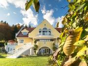 Ihr privates Paradies: Villa, Chalet, Weinkeller,...