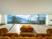 Ikonische Design Villa mit atemberaubendem Seeblick