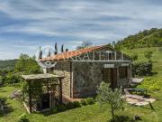 Il casale si trova nel cuore della Toscana, affacciato...