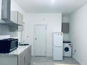 Ilford IG2, 1 bed flat to rent, £1,100 pcm | PrimeLocation