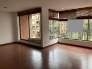 Iluminado apartamento para arriendo en El Virrey