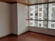 Iluminado apartamento para arriendo en Multicentro