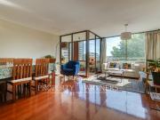 Iluminado departamento cercano a Plaza Pedro de Valdivia