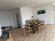 Iluminados departamentos con estupendos espacios...