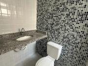 Apto 2 Quartos com Ampla Varanda Recem Reformao em...