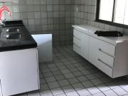 Imóvel para aluguel possui 180 metros quadrados com 4...