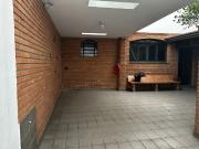 Imóvel para aluguel possui 300 metros com 4 quartos em...