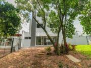 ImÃ³vel para aluguel possui 300 metros quadrados com 3...