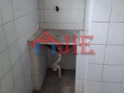 Imóvel para aluguel possui 30 metros quadrados com 1...