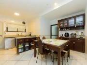 Imóvel para aluguel possui 476 metros quadrados com 4...