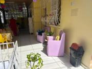 Imóvel para aluguel possui 500 metros quadrados com 7...