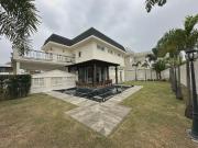 Imóvel para aluguel tem 400 metros quadrados com 4 quartos