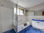 Immaculate 2 Bedroom Colonial Style Homette in Prime...