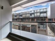 Immaculate apartment close to everything