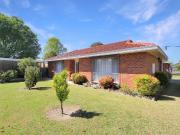 IMMACULATE BRICK UNIT IN A CENTRAL LOCATION