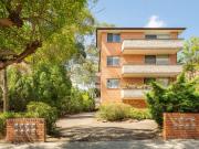 Immaculate double brick apartment with leafy views |...