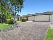 Immaculate Duplex With Room To Relax, Entertainment & Enjoy!