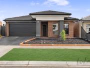 Immaculate Family Home in a Prime Craigieburn Location
