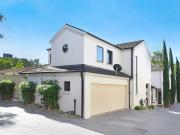 Immaculate Free Standing Townhouse Immaculate Free Standing Townhouse