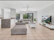 Immaculate furnished 3br townhouse in quiet upmarket...