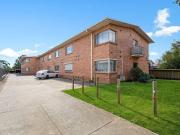 Immaculate Ground Floor 'Bed Sit' Unit