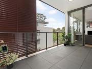 Immaculate & Modern Apartment in Sought After Block